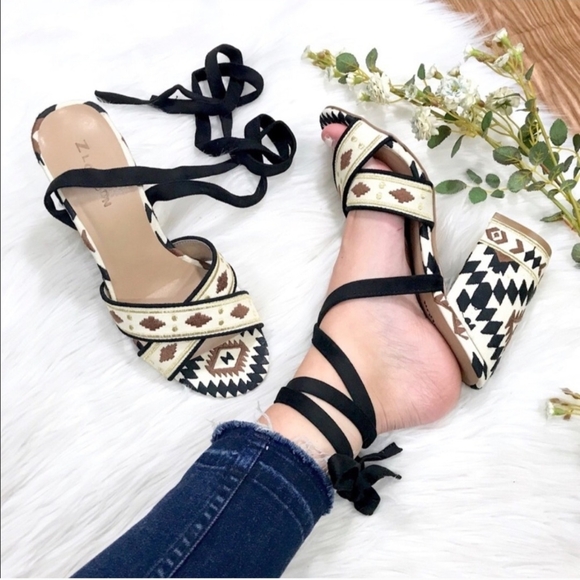 Z London Lace up Heeled Sandals Size 7 Tribal Aztec Block Heels - Picture 13 of 16